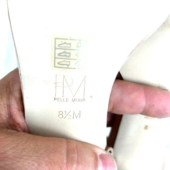 Pelle Moda Womens 7.5 Tan Suede Open-Toe Heeled Strappy Scallop Edge Sandal - Picture 10 of 10